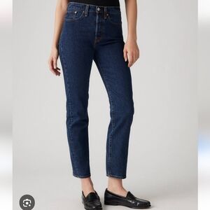 Levi's Dark Blue Ankle Cropped Jeans Like New